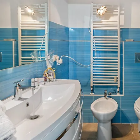Апартаменты Vina Del Mare With Panoramic Sea Views - Happy